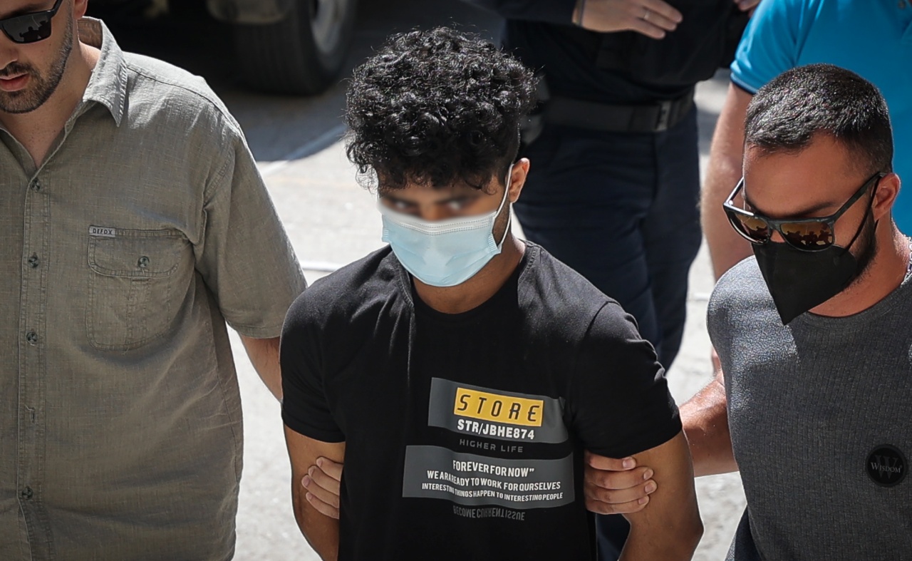 Στη φυλακή ο 20χρονος γυναικοκτόνος στο Περιστέρι (VID)