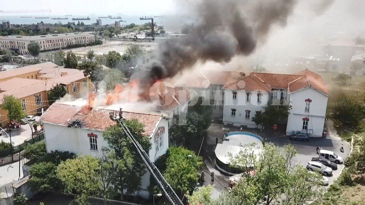 Κωνσταντινούπολη: Στις φλόγες το ελληνικό νοσοκομείο Μπαλουκλή (ΦΩΤΟ + ΒΙΝΤΕΟ)
