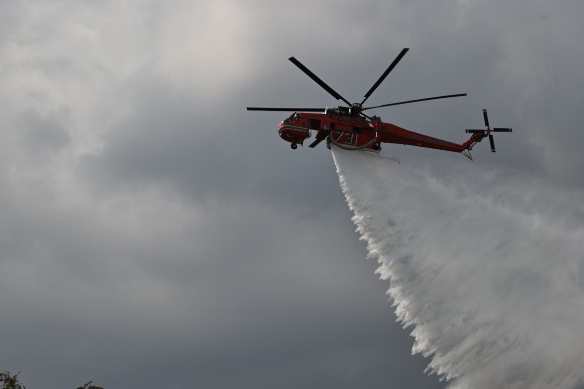 Πύργος: Φωτιά στο Μουζάκι – «Σηκώθηκαν» και εναέρια μέσα