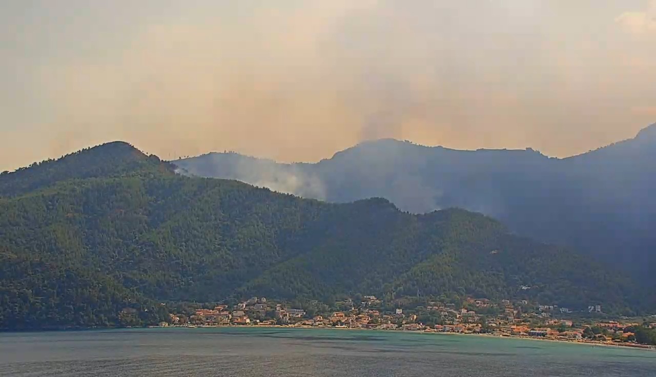 Αντιδήμαρχος Θάσου στο TheOpinion: Οριοθετήθηκε η φωτιά – Υπάρχουν μικρές εστίες