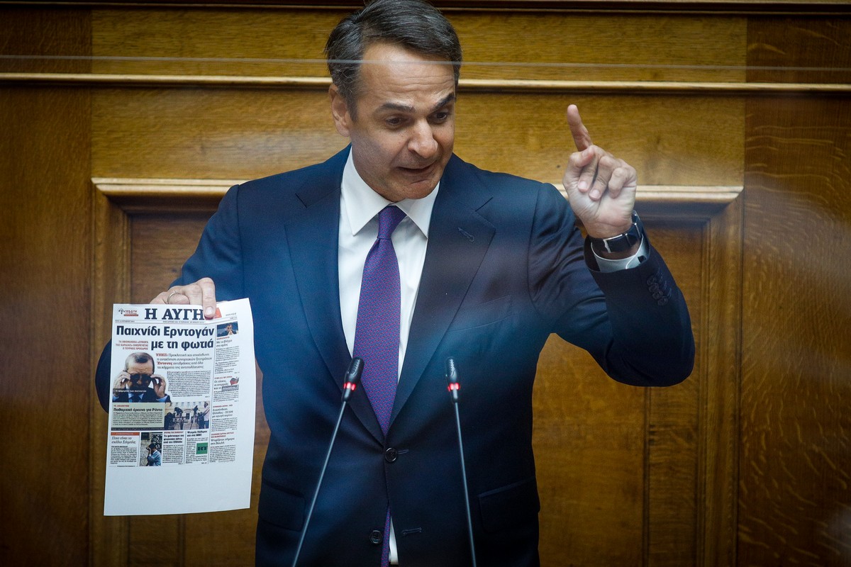 Μητσοτάκης: Ανήθικο ψέμα ότι έδωσα την εντολή παρακολούθησης – Στο στόχαστρο Τσίπρας και Ανδρουλάκης (videos)