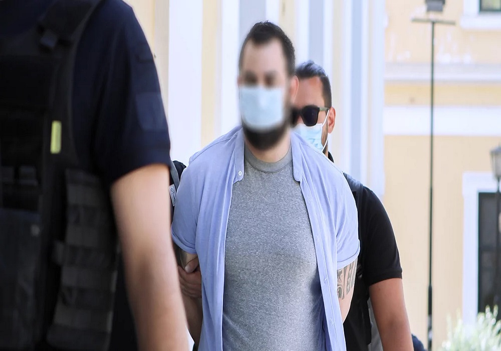 Εισβολή στο Εφετείο: Προφυλακιστέος ο πρώην παίκτης reality – Οδηγείται στο ψυχιατρείο (Videos)