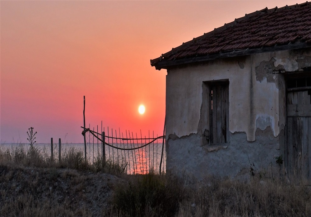 Εκπέμπει SOS το «Σπίτι του Φύλακα της Αλυκής» (VID)