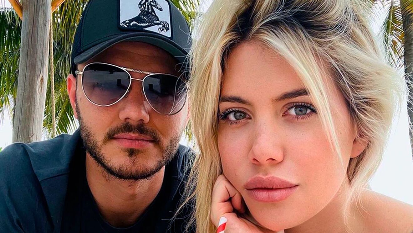 Έβγαλε ημίγυμνες φωτογραφίες στο ασανσέρ και τώρα κινδυνεύει με… έξωση!