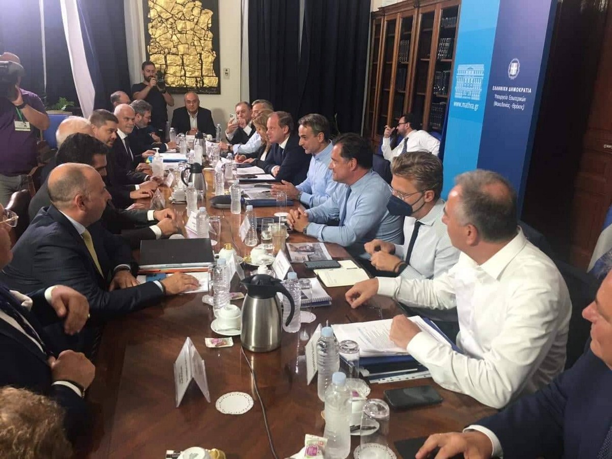 Ολοκληρώθηκε η συνάντηση Μητσοτάκη με παραγωγικούς και επιστημονικούς φορείς – Ανησυχία για τον χειμώνα και προτάσεις