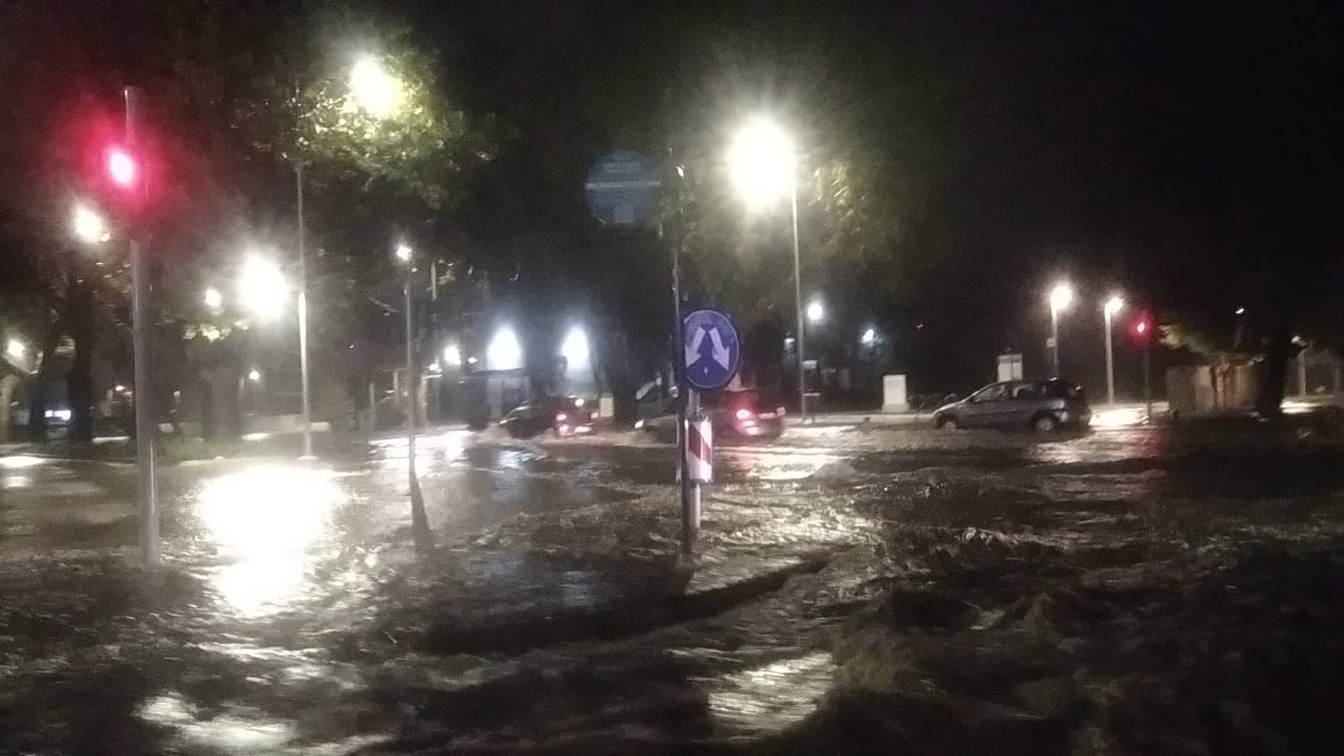 «Η Πόλη Ανάποδα» για την κακοκαιρία: «Να σταματήσει η ταπείνωση αυτής της πόλης»