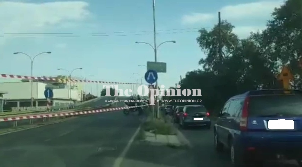 Μοναστηρίου: Έκλεισε η γέφυρα στα δυτικά – Αναρχικοί έξω από τη ΓΑΔΘ (VIDEO)