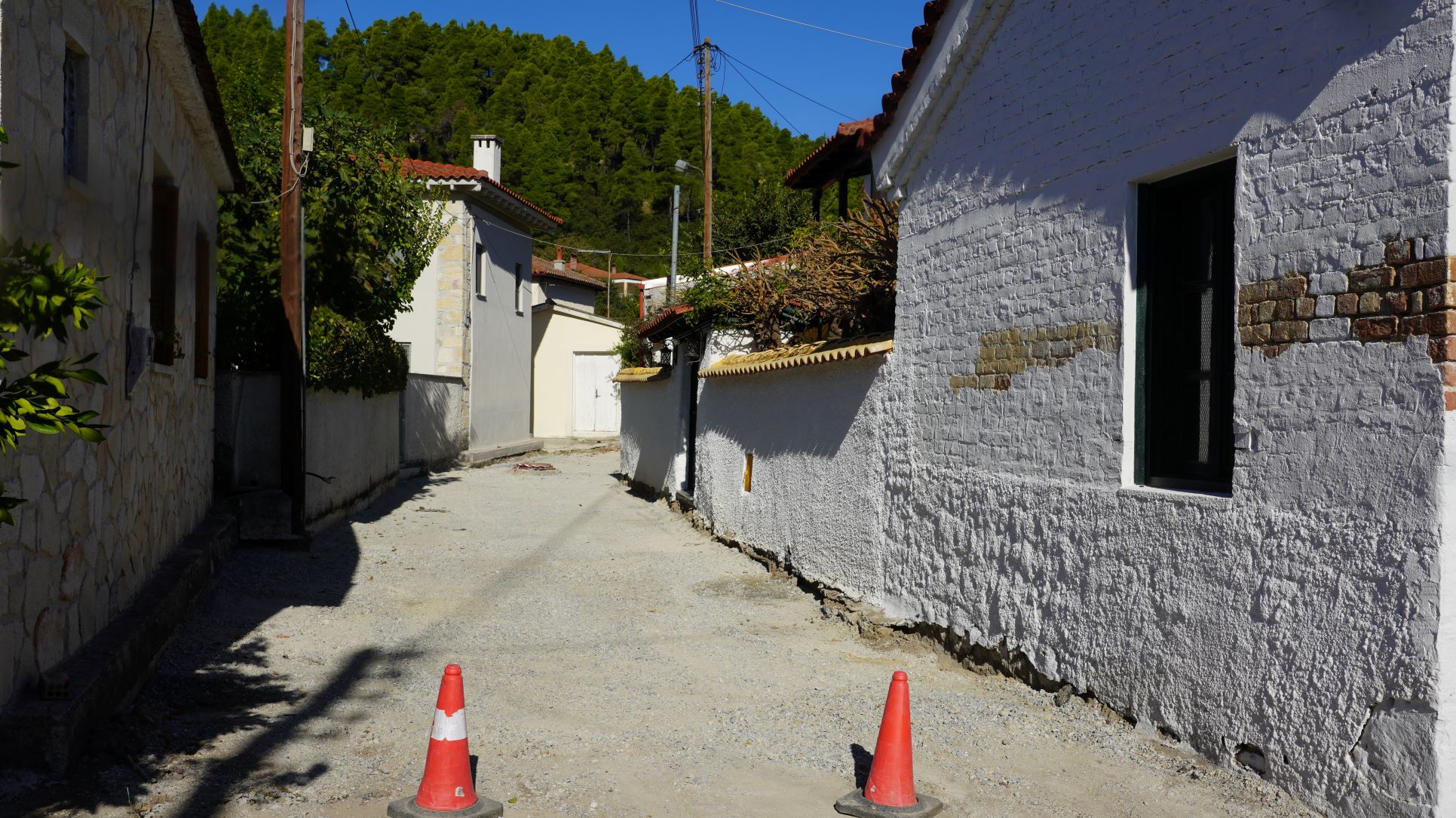 Χαλκιδική: Συνεχίζεται το έργο ανάπλασης του οικισμού Φούρκας