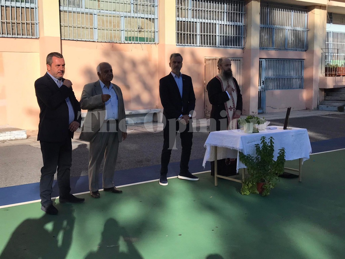 Το πρώτο κουδούνι στο 18ο ΓΕΛ παρουσία Ζέρβα-Οι συνομιλίες με τους μαθητές και οι φωτογραφίες (ΦΩΤΟ+ΒΙΝΤΕΟ)
