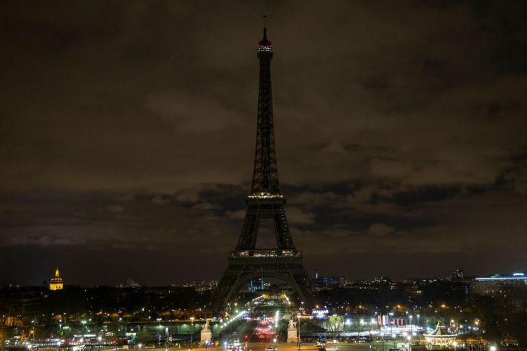 Γαλλία: Καύσωνας πλήττει την χώρα, με τη θερμοκρασία να «αγγίζει» τους 39 βαθμούς Κελσίου