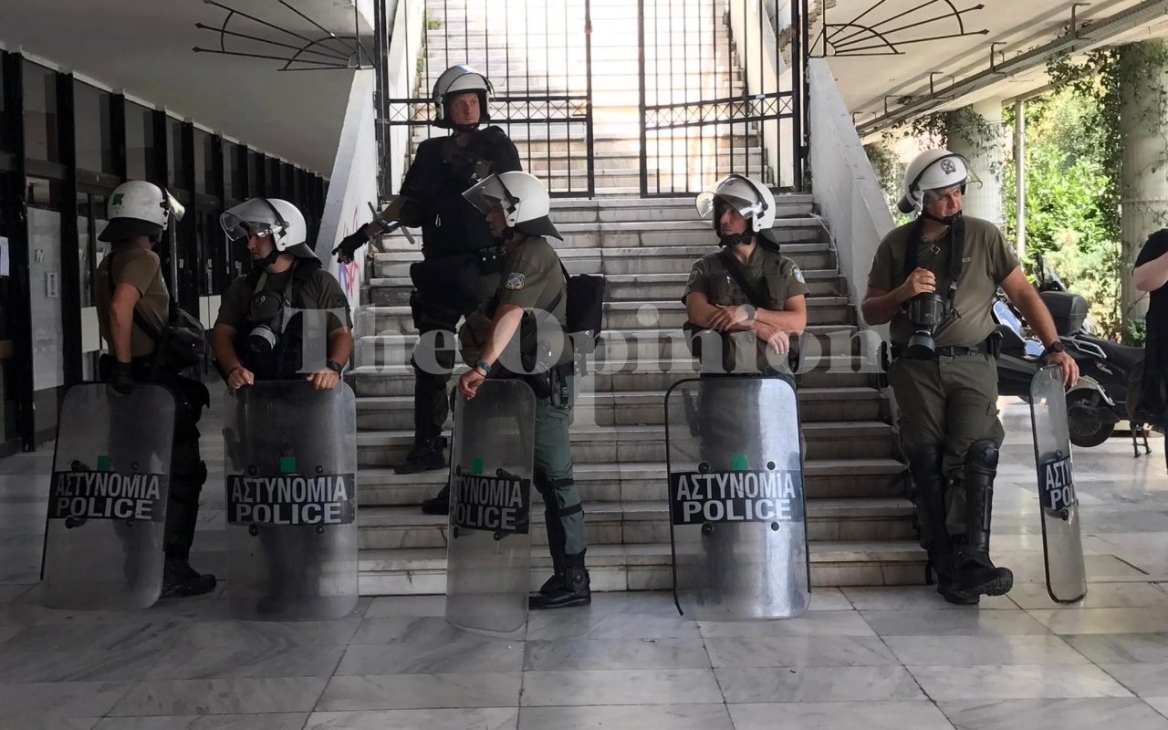 «Να αποσυρθεί η αστυνομία από το ΑΠΘ!» – Κοινό αίτημα έξι παρατάξεων ενόψει Πολυτεχνείου
