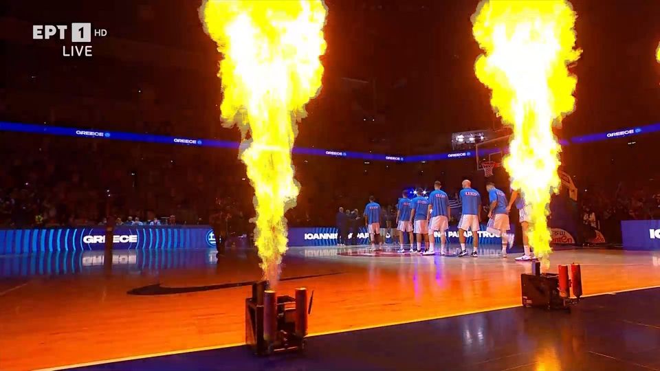 Ελλάδα – Τσεχία: Με φωτιές η παρουσίαση των ομάδων (Video)