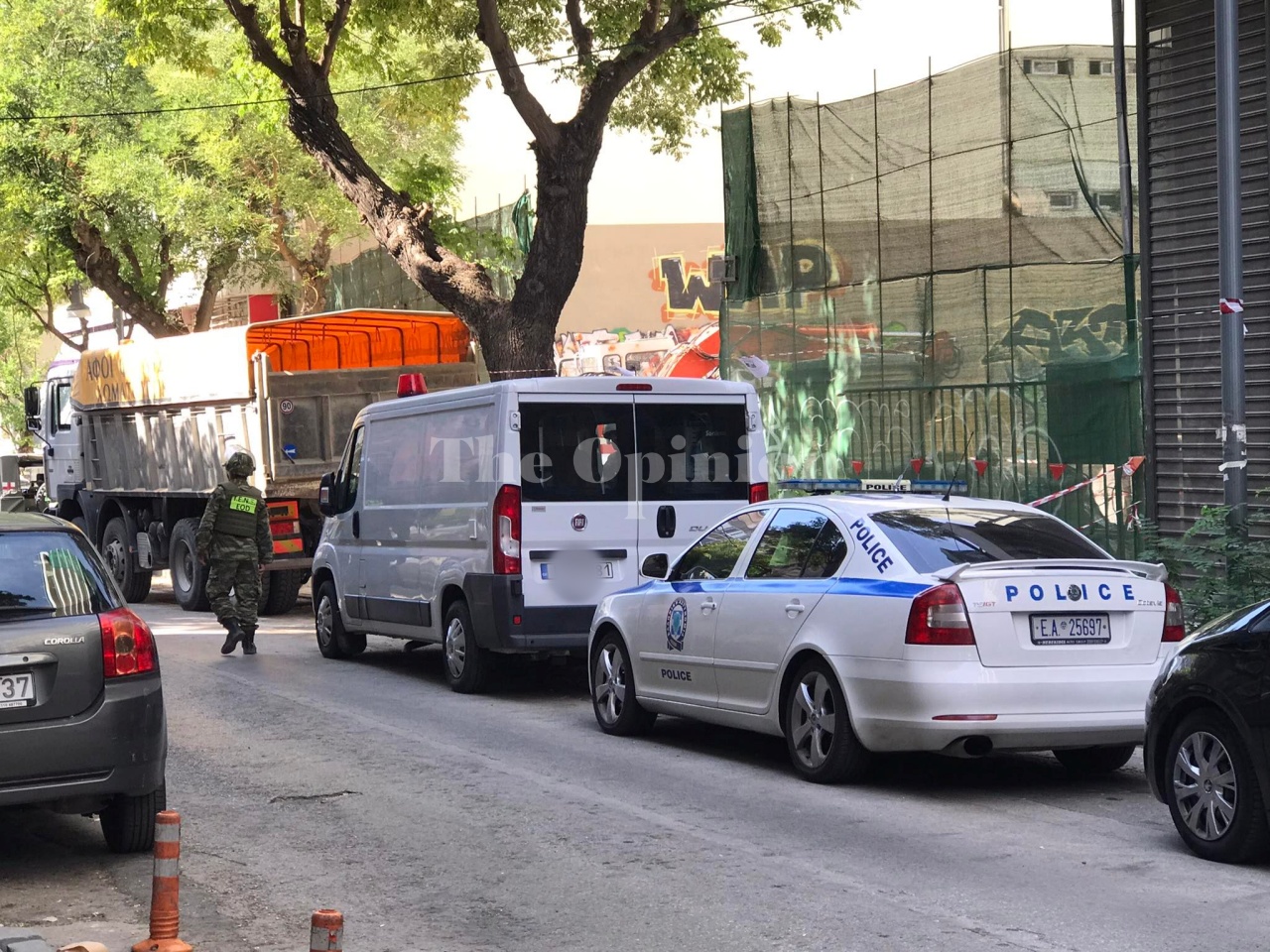 Στις εννιά οι οβίδες στο εργοτάξιο της Λέοντος Σοφού (ΦΩΤΟ)