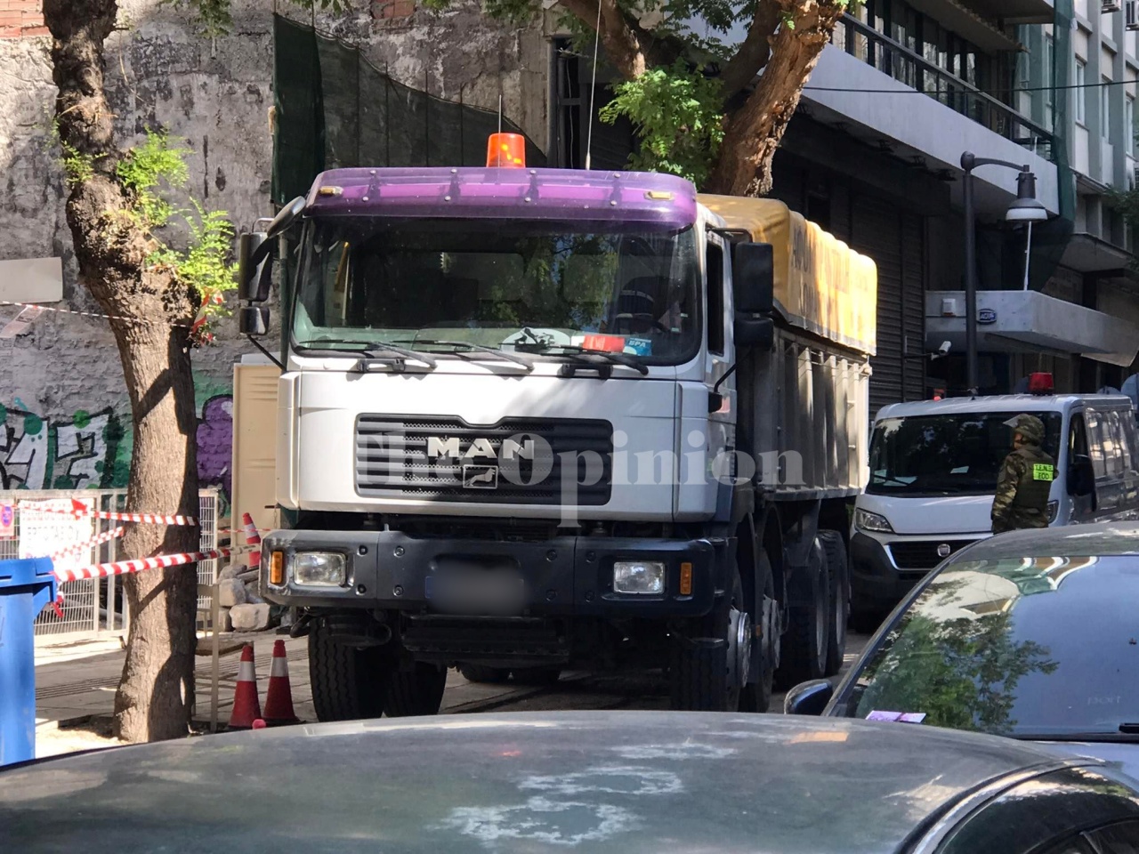 Στις εννιά οι οβίδες στο εργοτάξιο της Λέοντος Σοφού (ΦΩΤΟ)