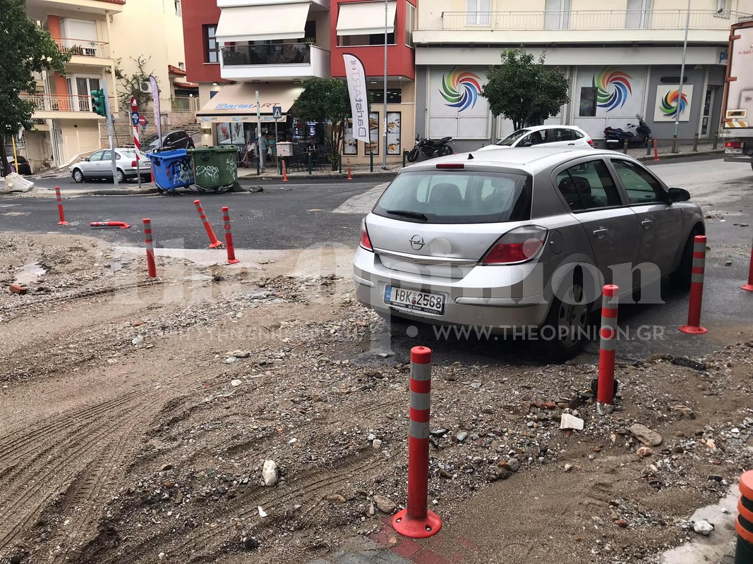 Θεσσαλονίκη: Εικόνες καταστροφής σε Νεάπολη και Συκιές (ΦΩΤΟ+VIDEO)