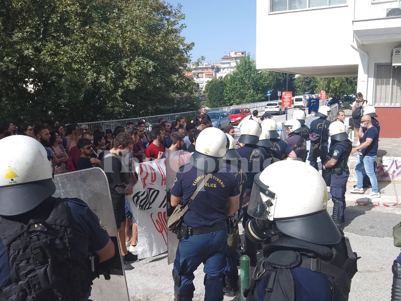 Αστυνομία στο ΑΠΘ: Ένα «μπράβο» στην κυβέρνηση είναι λίγο