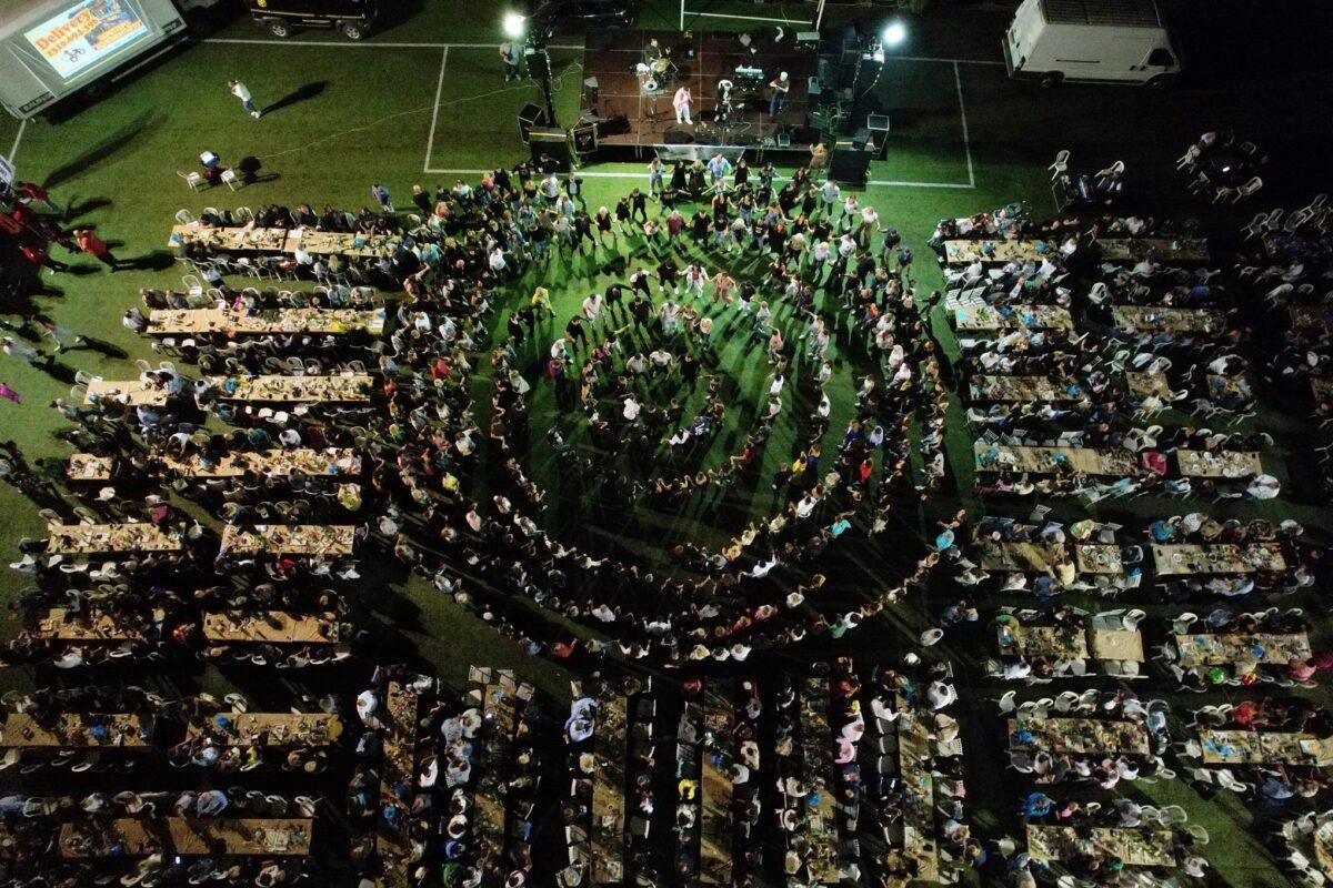 Δ. Ωραιοκάστρου – ΕΠΩΦ: «Σείστηκε» από ποντιακούς χορούς το Γήπεδο Ποδοσφαίρου(ΦΩΤΟ)