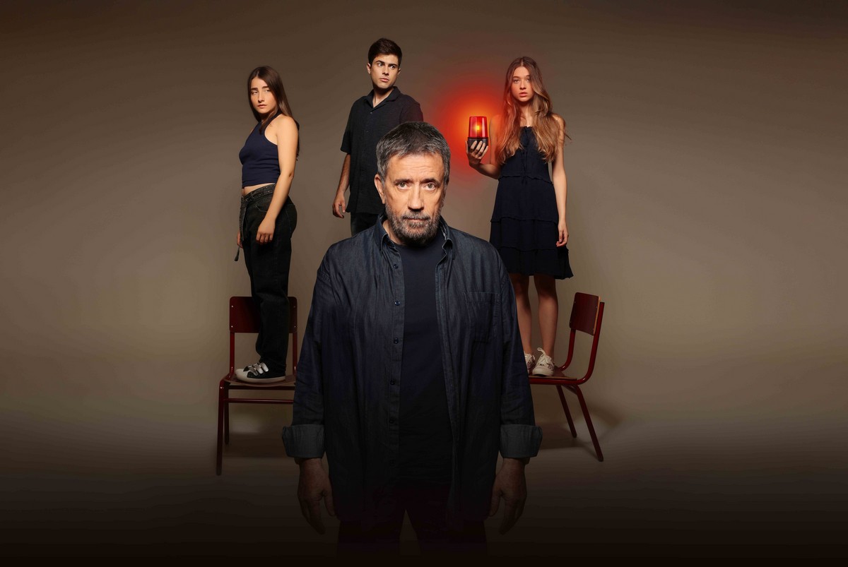 «Κάνε ότι κοιμάσαι»: Η νέα σειρά με «αέρα» Netflix στην ΕΡΤ