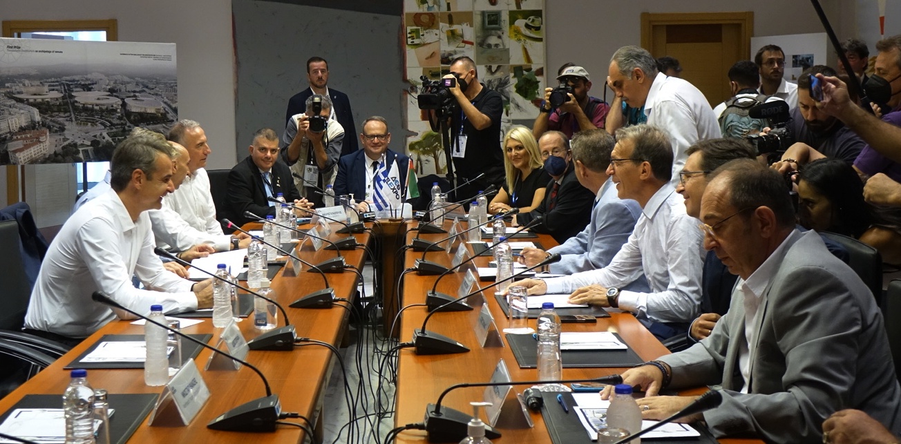 Συνάντηση Μητσοτάκη με τη διοίκηση της ΔΕΘ
