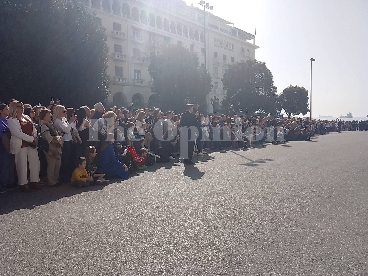 Θεσσαλονίκη: Επιβλητική η επίδειξη της ΣΣΑΣ στην Αριστοτέλους (ΦΩΤΟ-VIDEO)