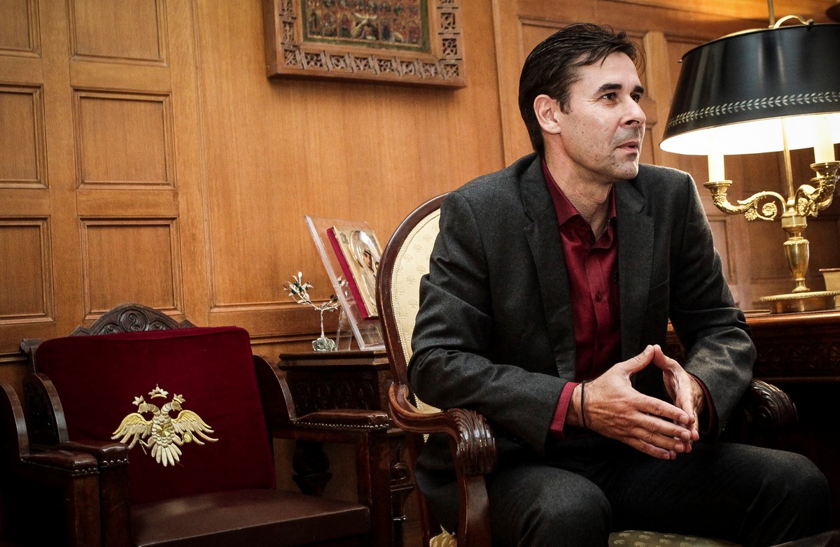 Σάλος με ανάρτηση του Βασίλη Τσιάρτα – Ζητά εκτός νόμου το ΚΚΕ