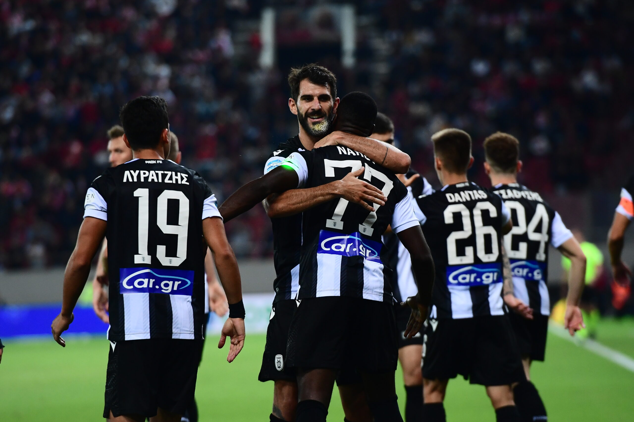 ΠΑΟΚάρα μέσα στον Πειραιά!