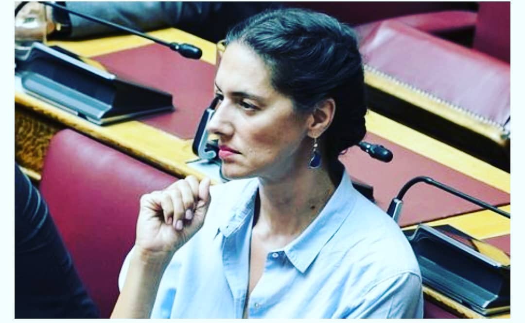 Λιποθύμησε η Νόνη Δούνια κατά τη διάρκεια συνεδρίασης στη Βουλή