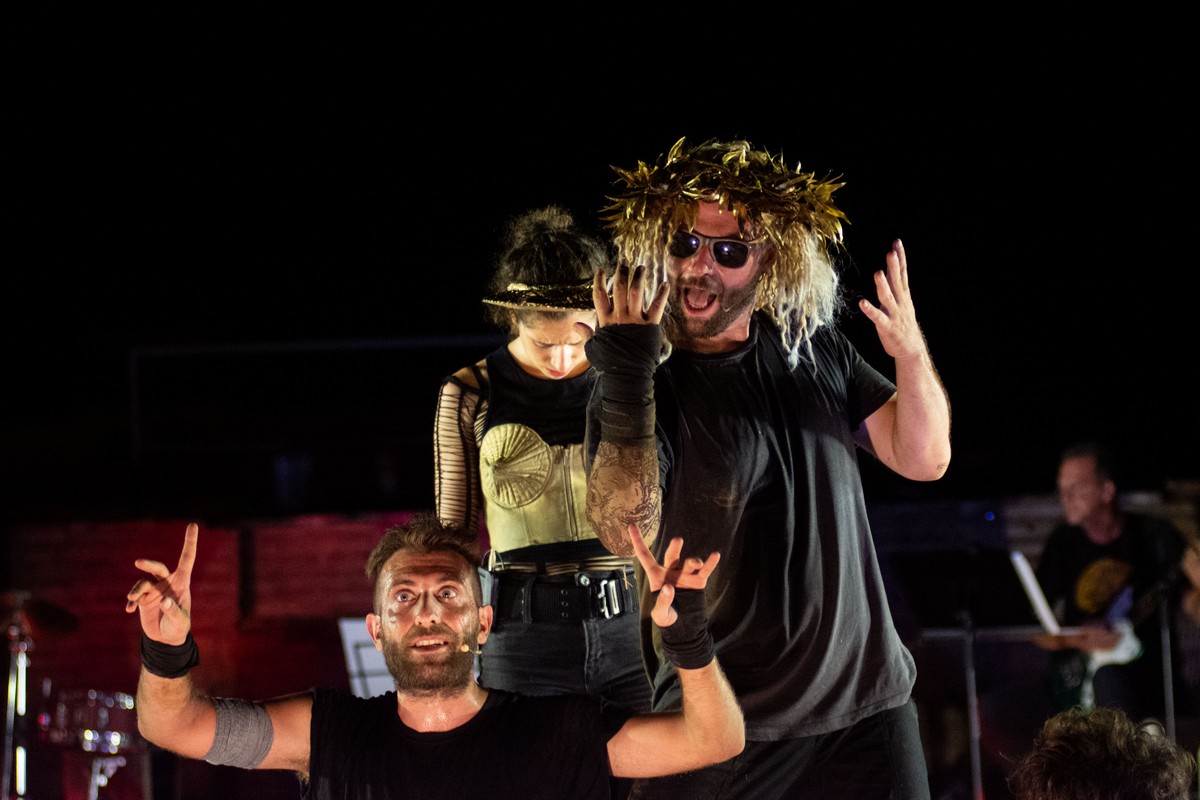 Μικρός Βορράς: Θεατρικές παραστάσεις, για παιδιά και εφήβους, στο Θέατρο Αμαλία