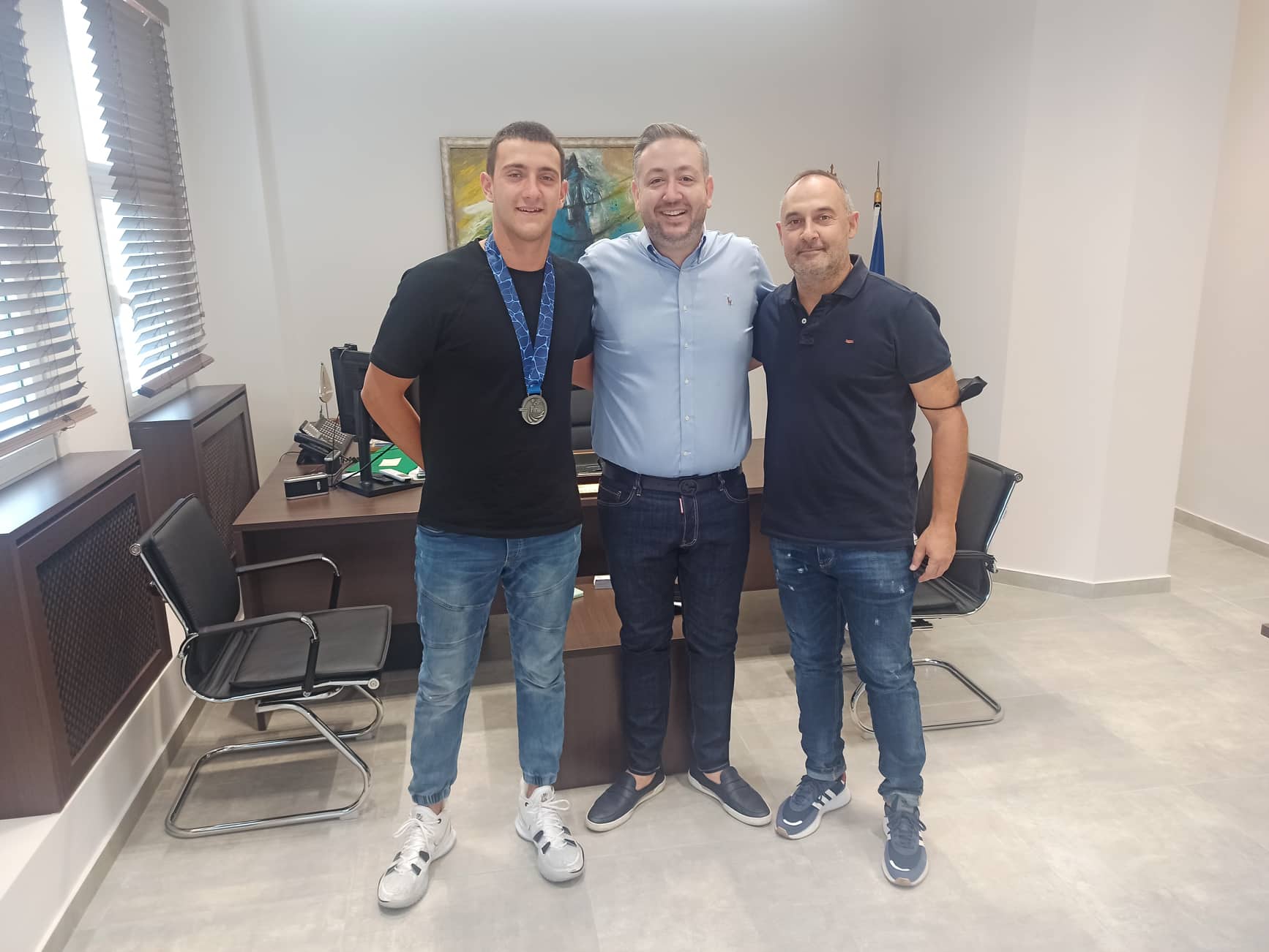 Ωραιόκαστρο: Συνεχάρη τον μεταλλιούχο πολίστα Σπιθολέοντα Καρατζά ο Π. Τσακίρης