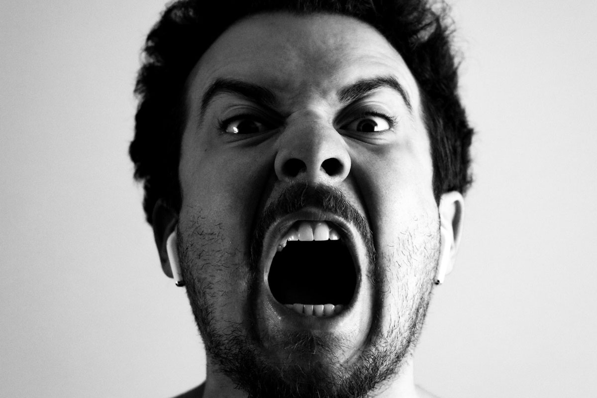 Τσιτωμένα τα νεύρα…