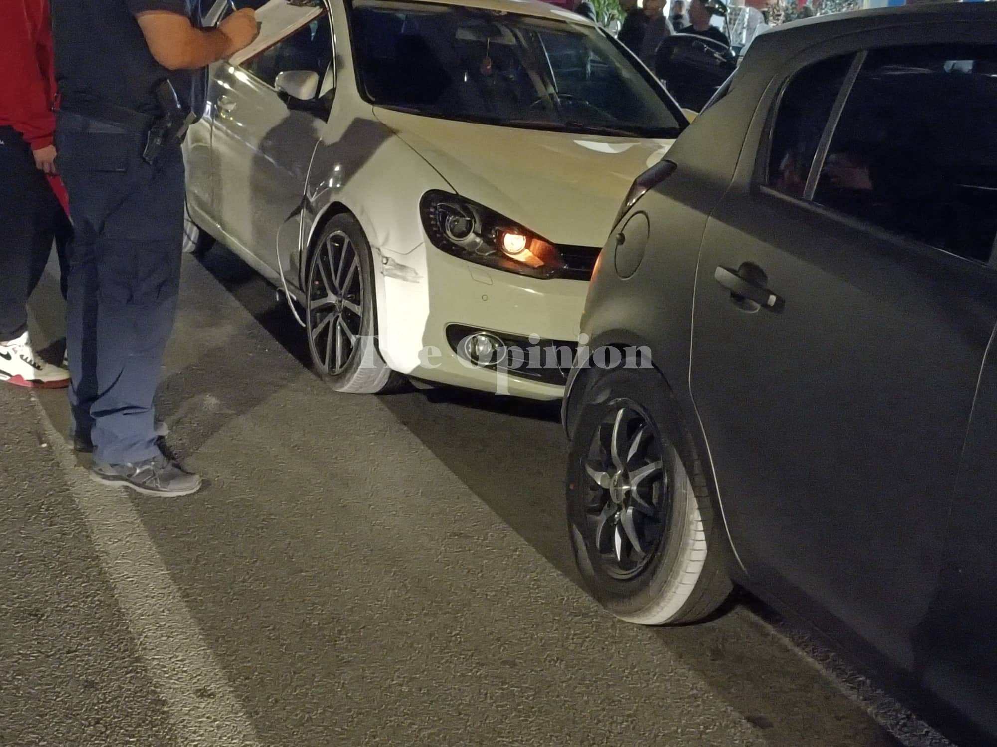 Αναποδογύρισε ΙΧ στη παραλιακή της Θεσσαλονίκης – Δύο τραυματίες (ΦΩΤΟ+VIDEO)