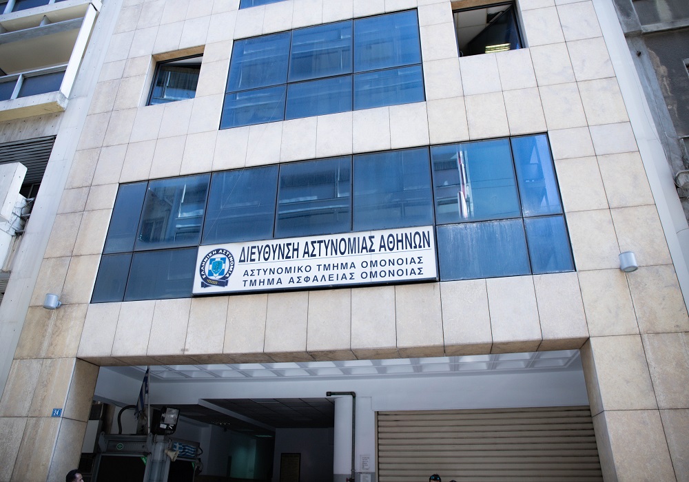 ΑΤ Ομόνοιας: Ξεσπά η δικηγόρος της 19χρονης – «Συκοφαντικός ο ισχυρισμός ότι έζησε τη φαντασίωσή της»