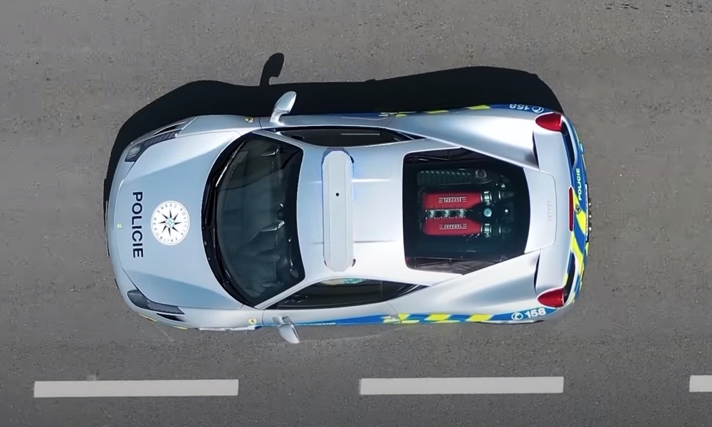 Τσεχία: Η αστυνομία μετέτρεψε Ferrari σε περιπολικό (Video)