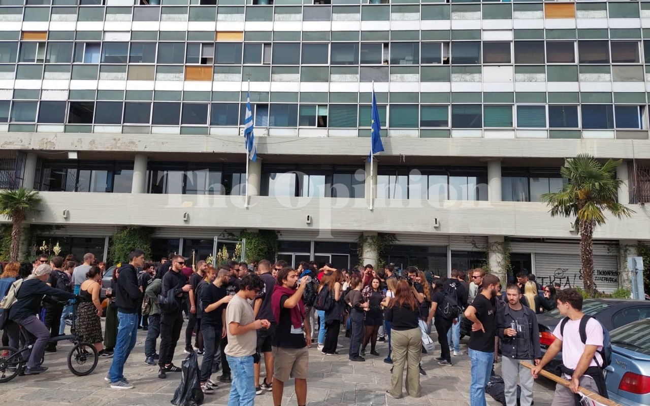 Φοιτητές ΑΠΘ: «Δεν μπορούμε να σπουδάζουμε με ΜΑΤ πάνω από το κεφάλι μας» (ΦΩΤΟ+VIDEO)