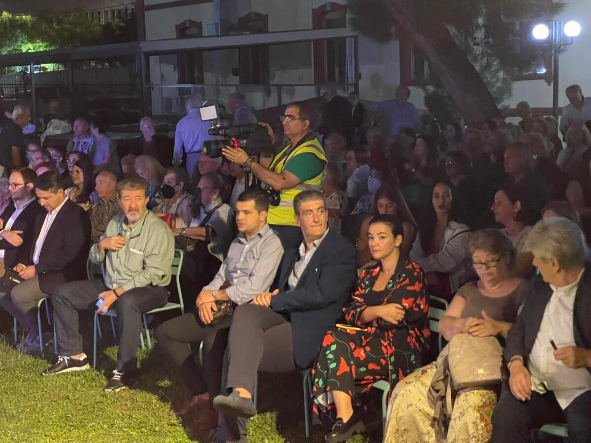 Διακριτικός ο Γιαννούλης…