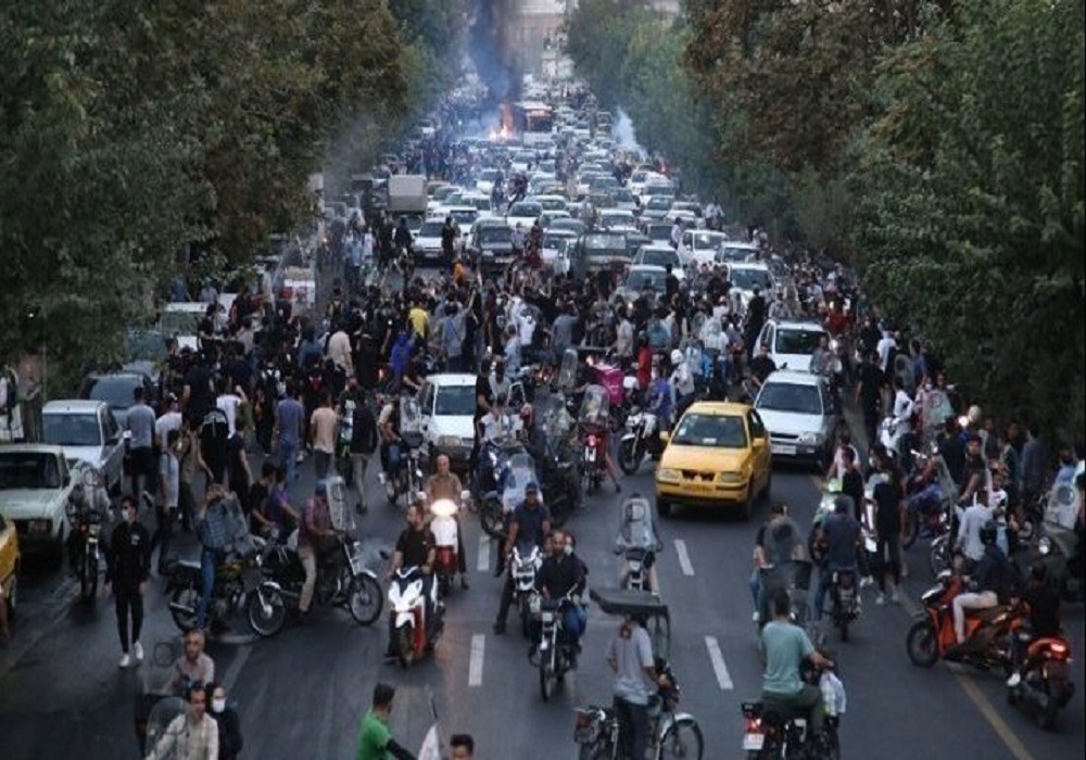 Ιράν: Αστυνομικοί πυροβόλησαν εν ψυχρώ 17χρονο αγόρι