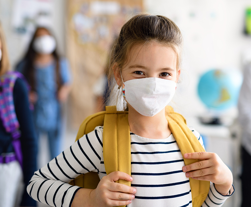 Σκέψεις για επιστροφή της μάσκας στα σχολεία – Συνεδριάζει η επιτροπή