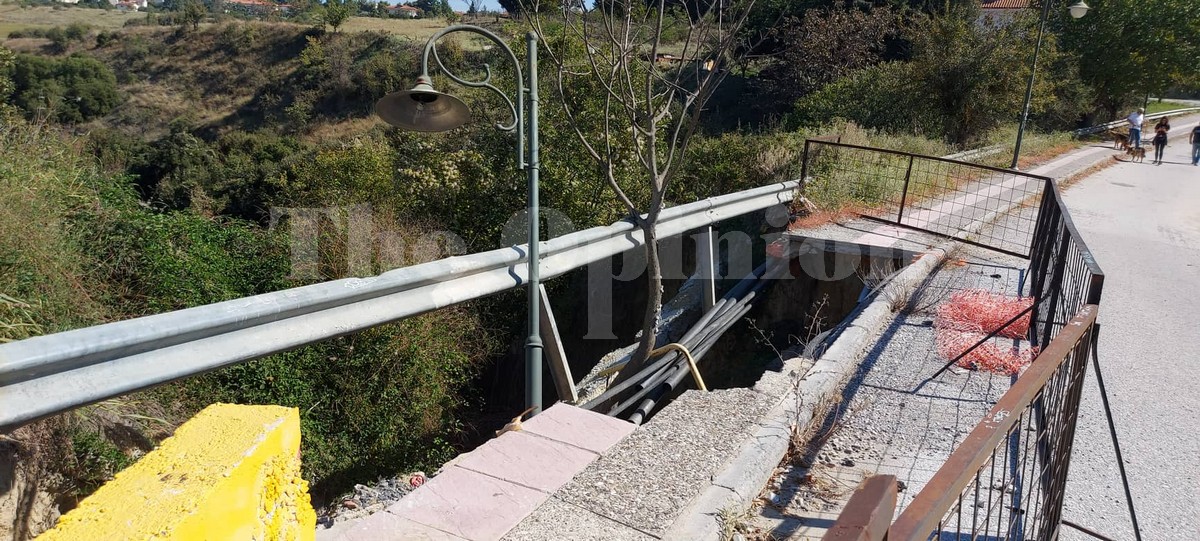 Τρεις προσφορές για τη γέφυρα στη Θέρμη