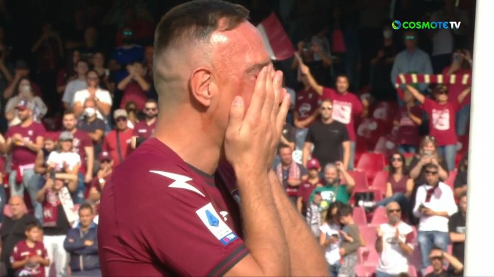 «Λύγισε» στο αντίο του ο Φρανκ Ριμπερί (ΒΙΝΤΕΟ)