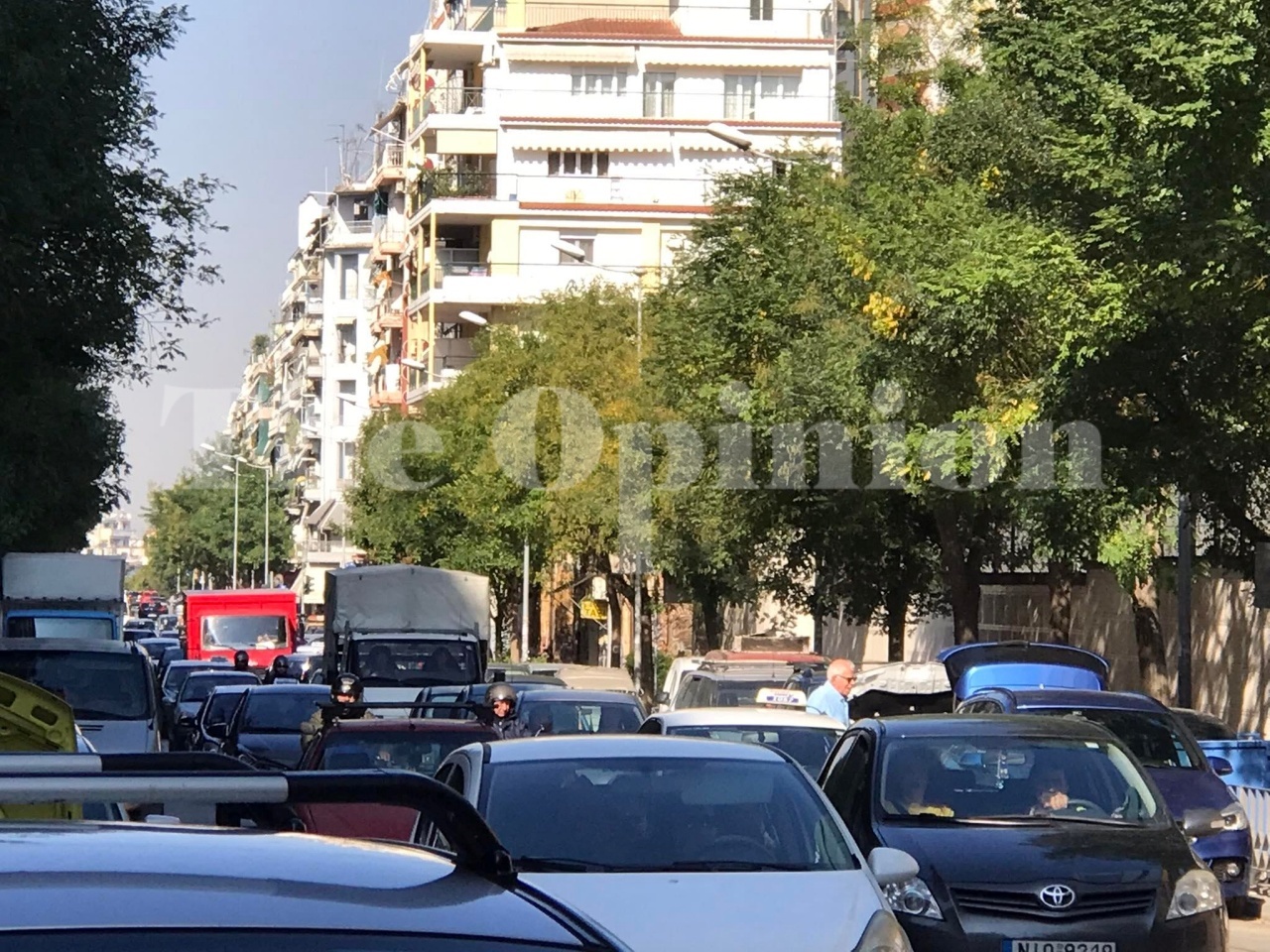 Θεσσαλονίκη: Παραβίασε κόκκινο σηματοδότη και τράκαρε με άλλα δυο οχήματα (ΦΩΤΟ+VIDEO)