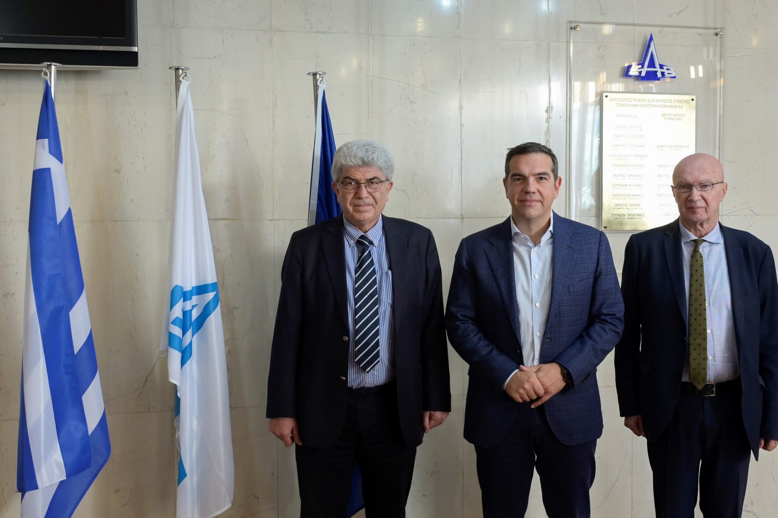 Τσίπρας: «Εθνικό έγκλημα ότι από 14 δις εξοπλιστικά σε 2 χρόνια, δεν έχει δοθεί ευρώ στην ελληνική βιομηχανία»