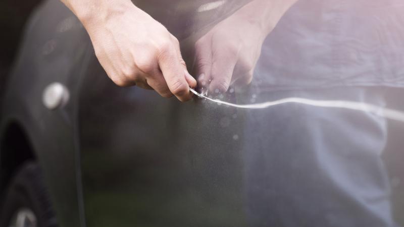 Νέα «επαναστατική» βαφή – Ειδοποιεί όταν γδέρνουν το αυτοκίνητο