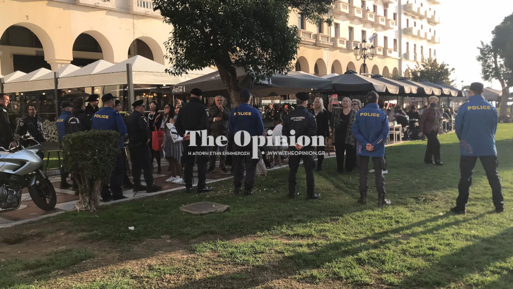 Διαμαρτυρία υγειονομικών σε αναστολή κατά την αποχώρηση του Μητσοτάκη από το Ολύμπιον (ΦΩΤΟ & ΒΙΝΤΕΟ)