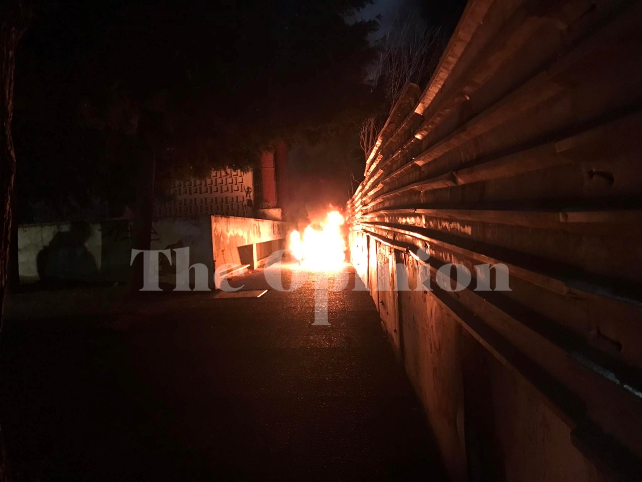 Ένταση στο ΑΠΘ: Μολότοφ και προσαγωγές (ΦΩΤΟ+VIDEO) 