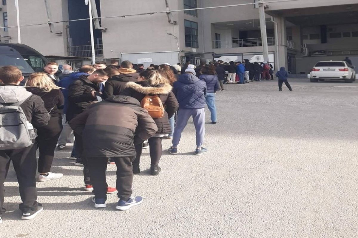 ΠΑΟΚ: Απίστευτες ουρές στην Τούμπα, που άνοιξε τις πόρτες της στο κοινό! (ΦΩΤΟ)