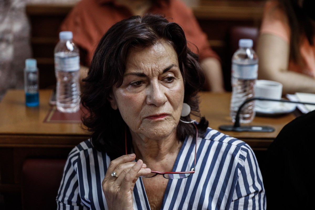 Η γκάφα Φωτίου αποκάλυψε τους «λύκους» που ξεκίνησαν την αντεπίθεσή τους