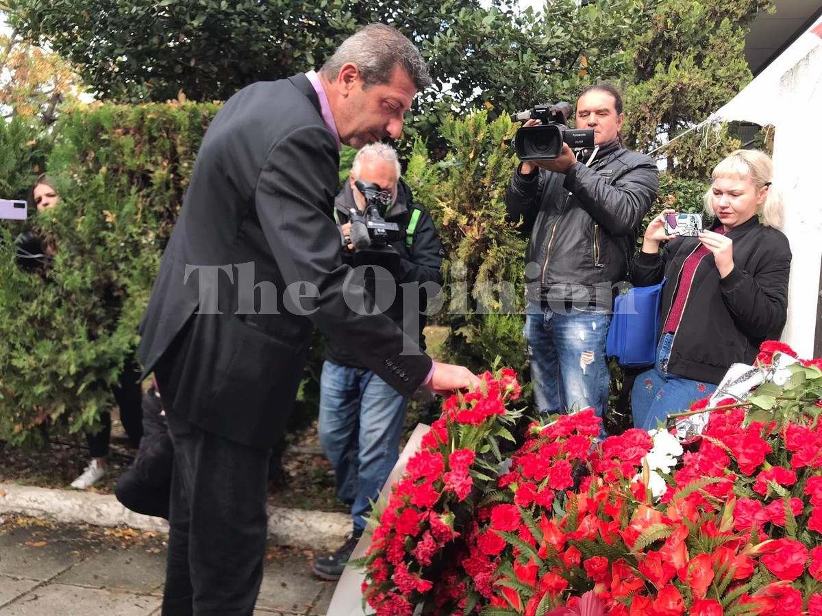 Φορείς της Θεσσαλονίκης κατέθεσαν στεφάνια στο μνημείο του Πολυτεχνείου (ΦΩΤΟ+VIDEO)