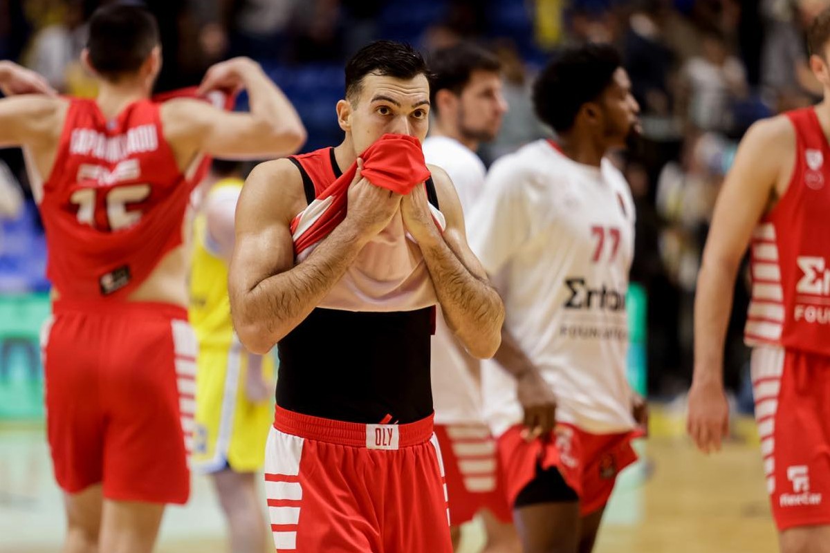 Μακάμπι – Ολυμπιακός 90-84: Καταστροφική 4η περίοδος και πρώτη εκτός έδρας ήττα