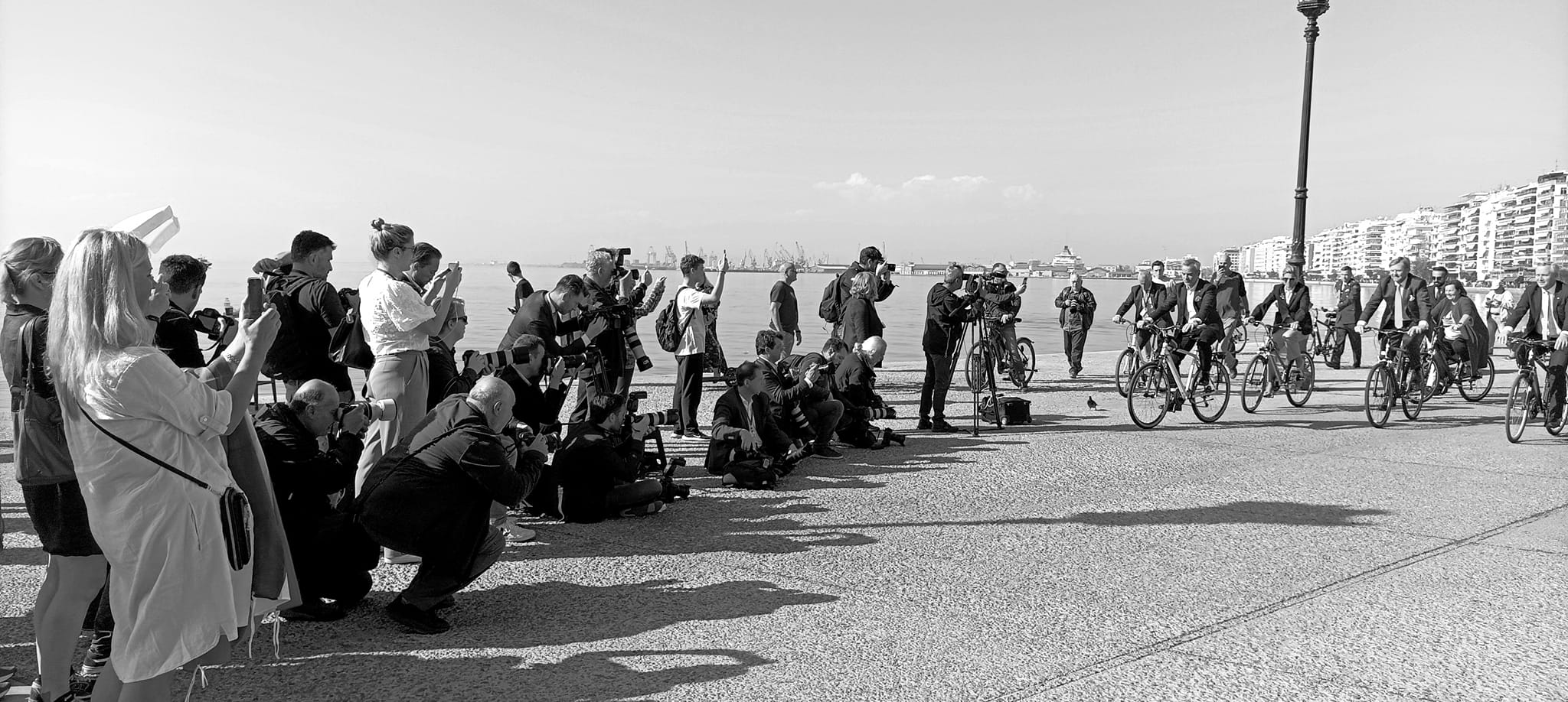 Της Αμύνης τα παιδιά διώξανε τον Βασιλιά