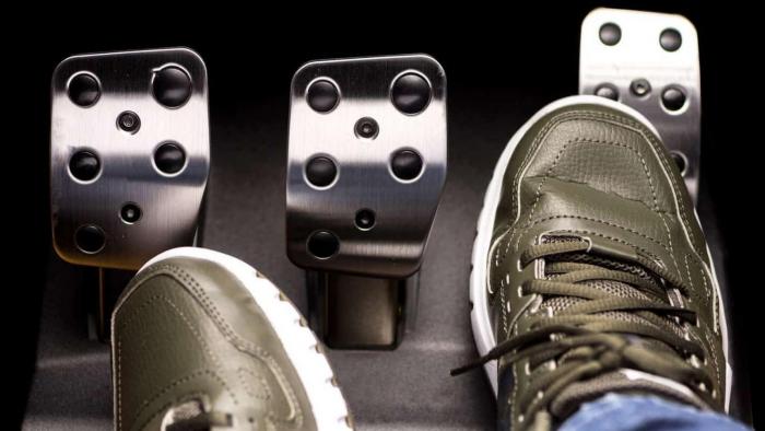 Οι 3 κακές συνήθειες που καταστρέφουν τον συμπλέκτη αυτοκινήτου